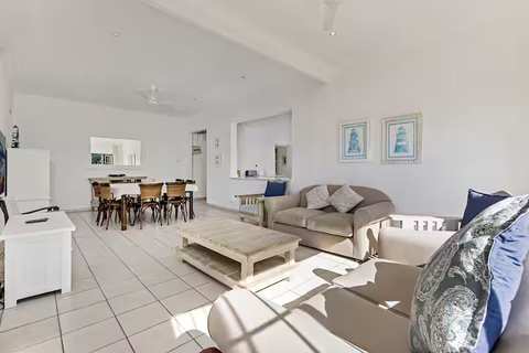 The Beach House — photo 2